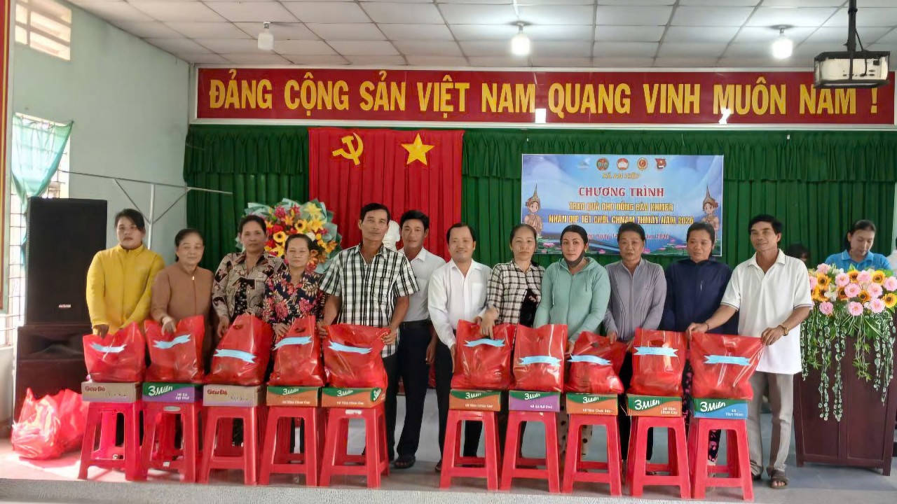 Chương trình trao quà tết Chôl Chnăm Thmây cho đồng bào dân tộc Khmer đang sinh sống trên địa bàn xã An Hiệp
