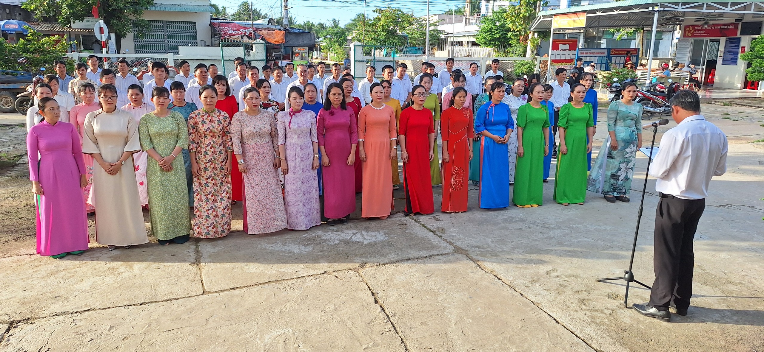 UBND xã An Hiệp tổ chức chào cờ đầu tuần tháng 9 năm 2026 và sinh hoạt chuyên đề học tập theo Bác.
