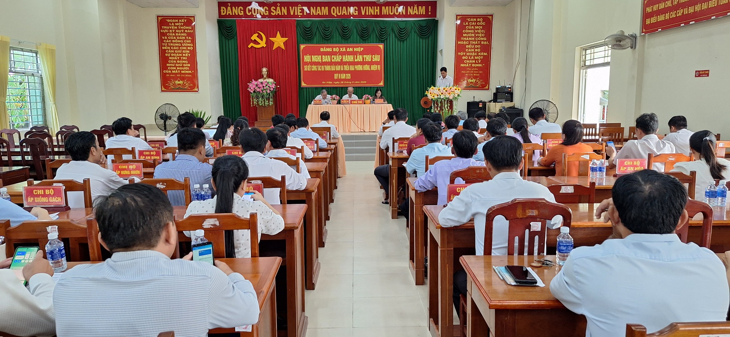Phó Chủ tịch UBND tỉnh Nguyễn Trúc Sơn dự Hội nghị Ban chấp hành Đảng bộ xã An Hiệp lần thứ 6.